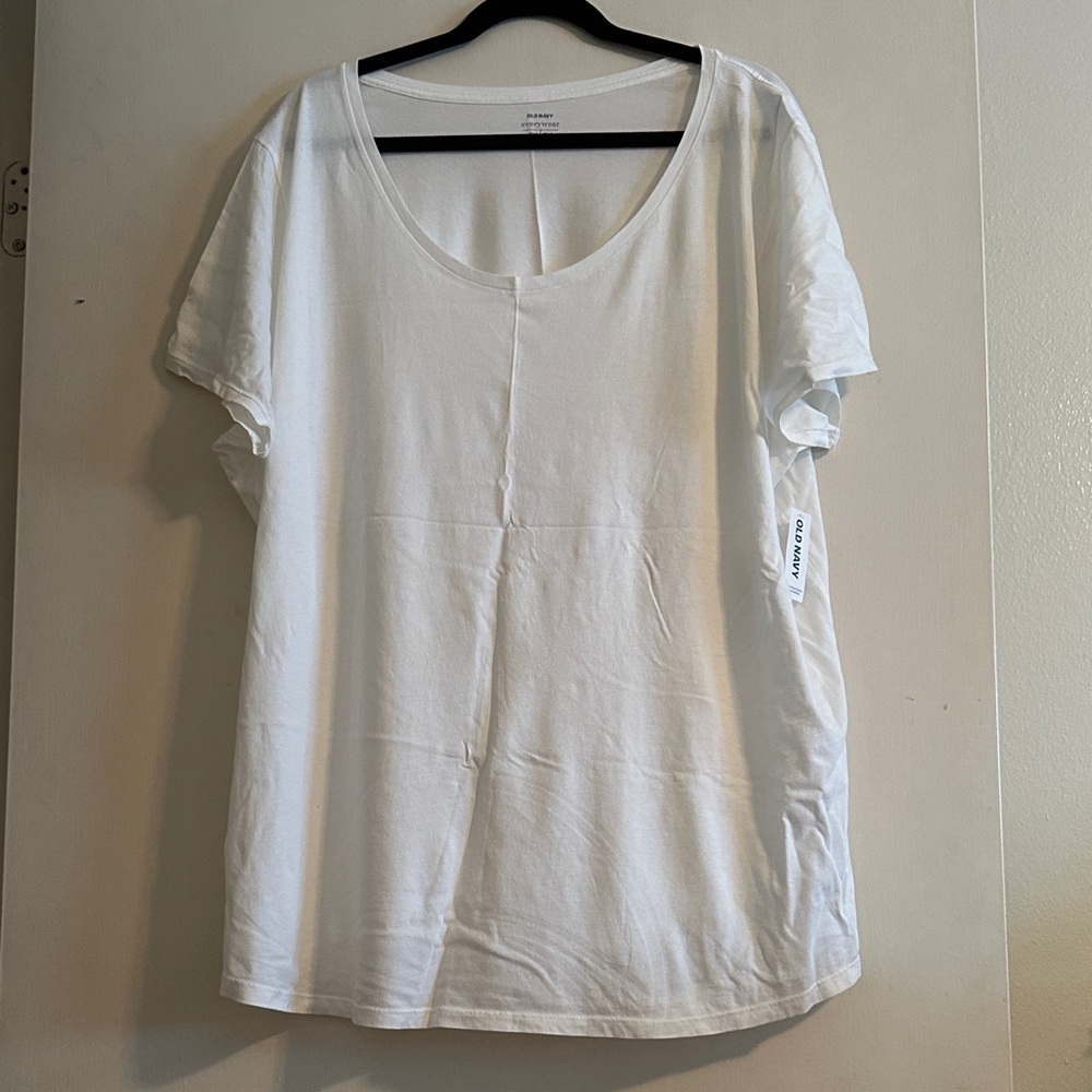 NEW Old Navy White T-shirt w/ tags